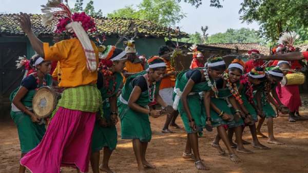 जमकर होता नृत्य जमकर होता नृत्य