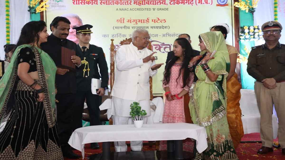 राज्यपाल मंगुभाई पटेल