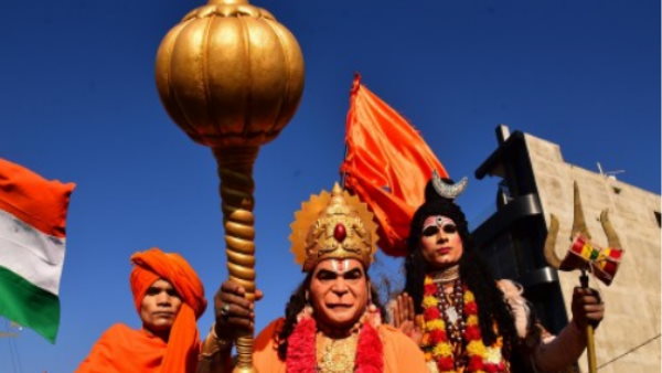 हनुमान मंदिर को गिराने की कही गई थी बात 