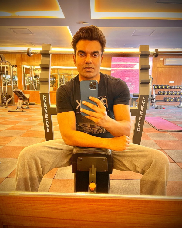  आईएएस अभिषेक सिंह को मुख्‍यालय नहीं छोड़ने को कहा