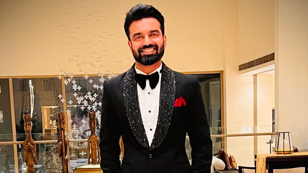 गुजरात चुनाव पर्यवेक्षक पद से भी हटाए गए