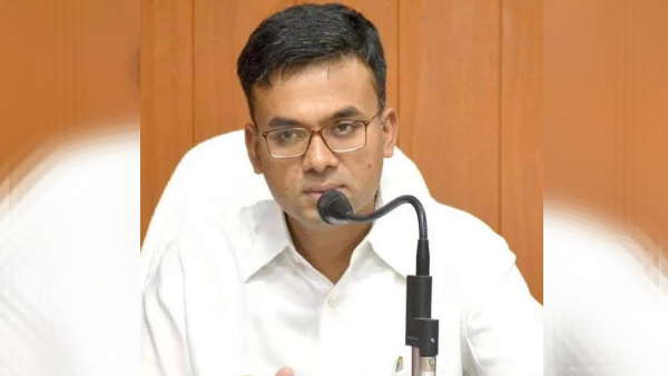 2008 बैच के IAS हैं नीरज कुमार बंसोड़ 