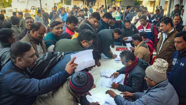 नई व्यवस्था बनाम पुरानी व्यवस्था