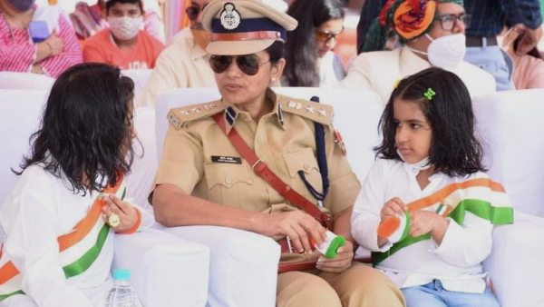 आईपीएस के परिवार में सरनेम की रोचक कहानी