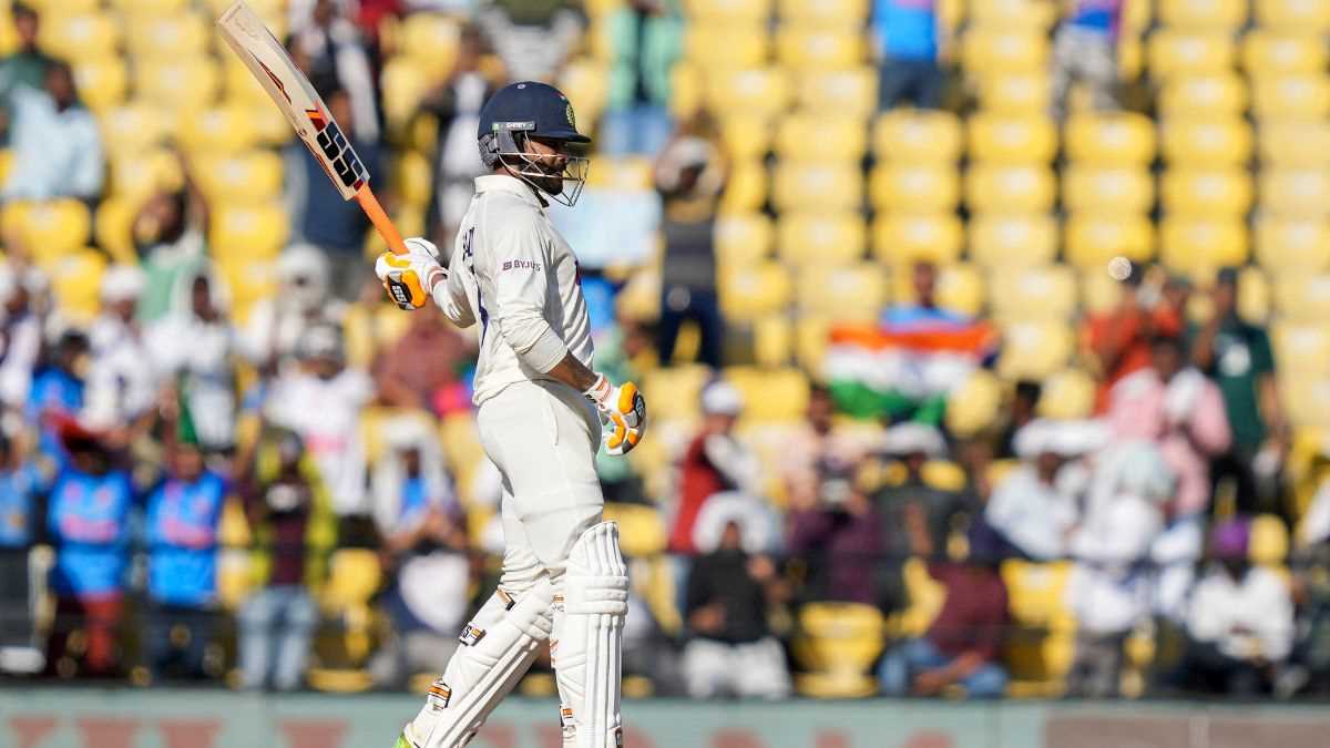जडेजा ने तीन विकेट लिया