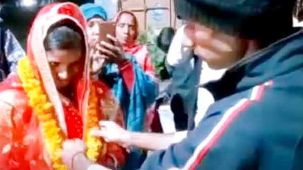 पुलिस से बोले, करा दीजिए हमारी शादी