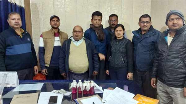 एंटी करप्शन टीम को देखते होने लगा पसीना