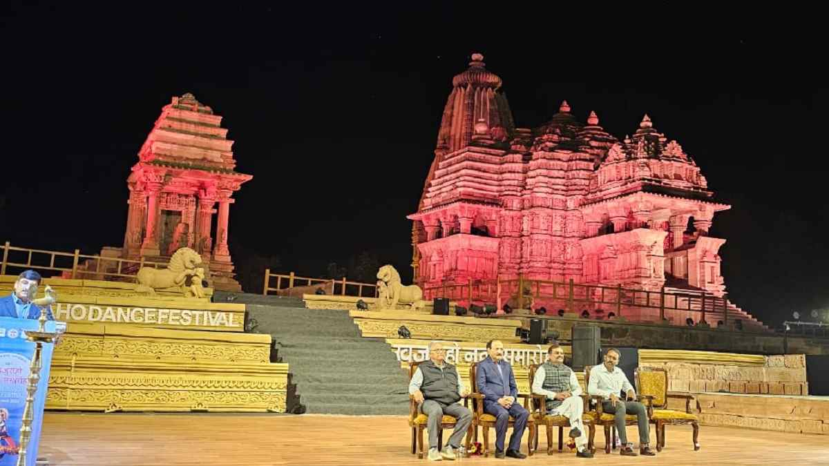 डांस फेस्टिवल: खजुराहो में जानकी रंगराजन ने भरतनाट्यम से उठा नृत्योत्सव का पर्दा