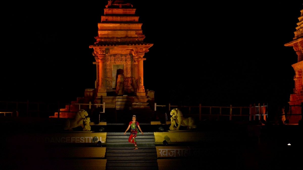 डांस फेस्टिवल: खजुराहो में जानकी रंगराजन ने भरतनाट्यम से उठा नृत्योत्सव का पर्दा