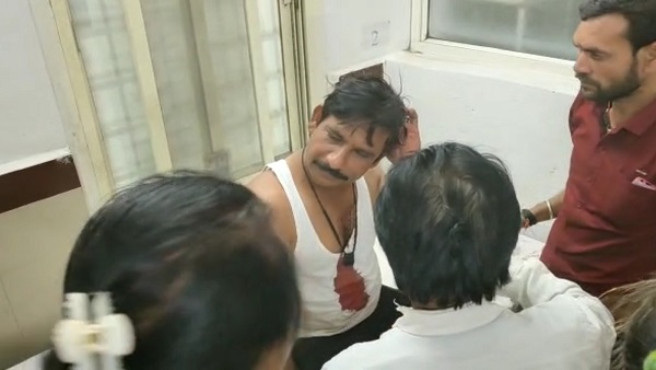 किन्नरों के दो गुटों में विवाद, ड्राइवर को मारी तलवार 