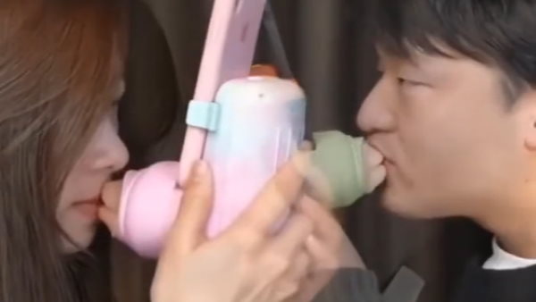 वैज्ञानिक ने बताया इस किसिंग डिवाइस का अविष्‍कार क्‍यों किया 