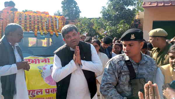 पिता से सीखी राजनीति की एबीसीडी