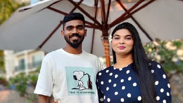 बचपन का प्यार है अंजलि, 2020 में हुई शादी