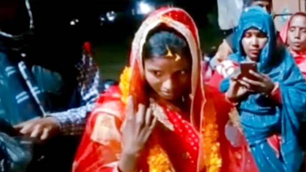 प्यार के आगे परिवार को झुकना पड़ा