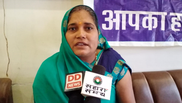 तीन मंत्रियों ने की थी प्रतिमा की घोषणा