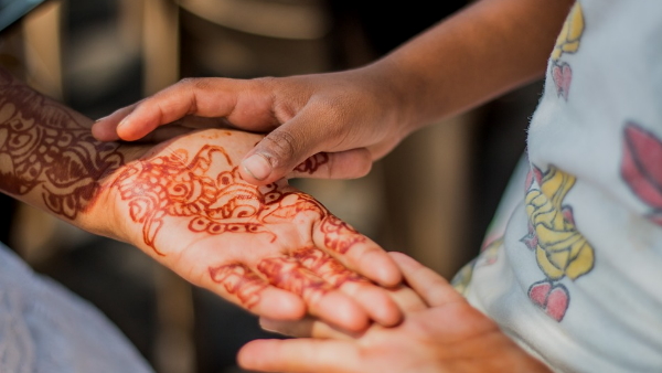 मध्‍य प्रदेश के इंदौर में दिया विज्ञापन