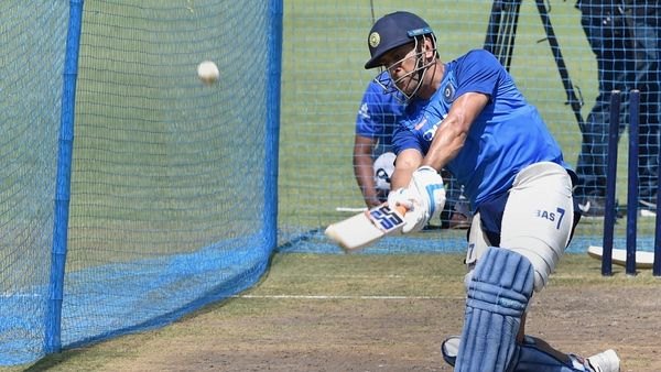 टीम में आकर धोनी ने मुझे रिप्लेस कर दिया