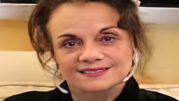 ब्लैक शिमरी ड्रेस में मुमताज ने लगाए चार चांद