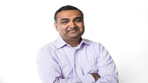 कौन हैं नील मोहन? 