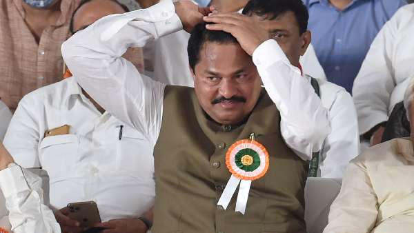 बहुत बढ़ चुकी है महाराष्ट्र कांग्रेस की लड़ाई