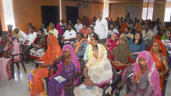 भारतीय नागरिकता देने के लिए 31 डीएम को मिले अधिकार भारतीय नागरिकता देने के लिए 31 डीएम को मिले अधिकार