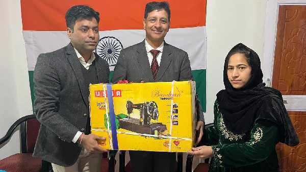 स्थानीय युवतियों का बढ़ रहा है उत्साह