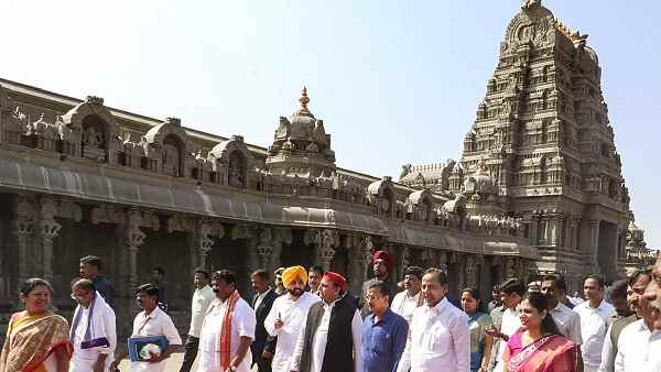 opinion-cm-kcr-became-a-trend-setter-of-spirituality-while-developing-telangana