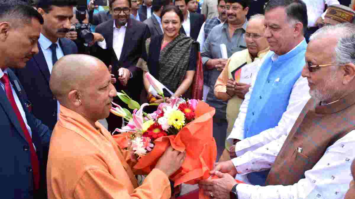 योगी आदित्यनाथ 