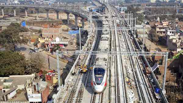 अप्रैल से चल सकती है रैपिड रेल