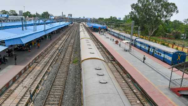 टिकट कैंसिलेशन से रेलवे को मिले 1,949.98 करोड़ रुपए