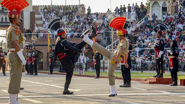 भारत आने का स्पष्ट कारण नहीं बता पाए ?