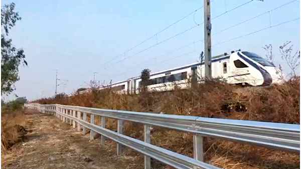 वंदे मेट्रो ट्रेन चलाएगा रेलवे वंदे मेट्रो ट्रेन चलाएगा रेलवे