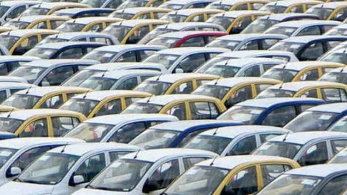 Fact Check दिल्ली में अब चलेगी 1015 साल पुरानी कारें? जानें वायरल