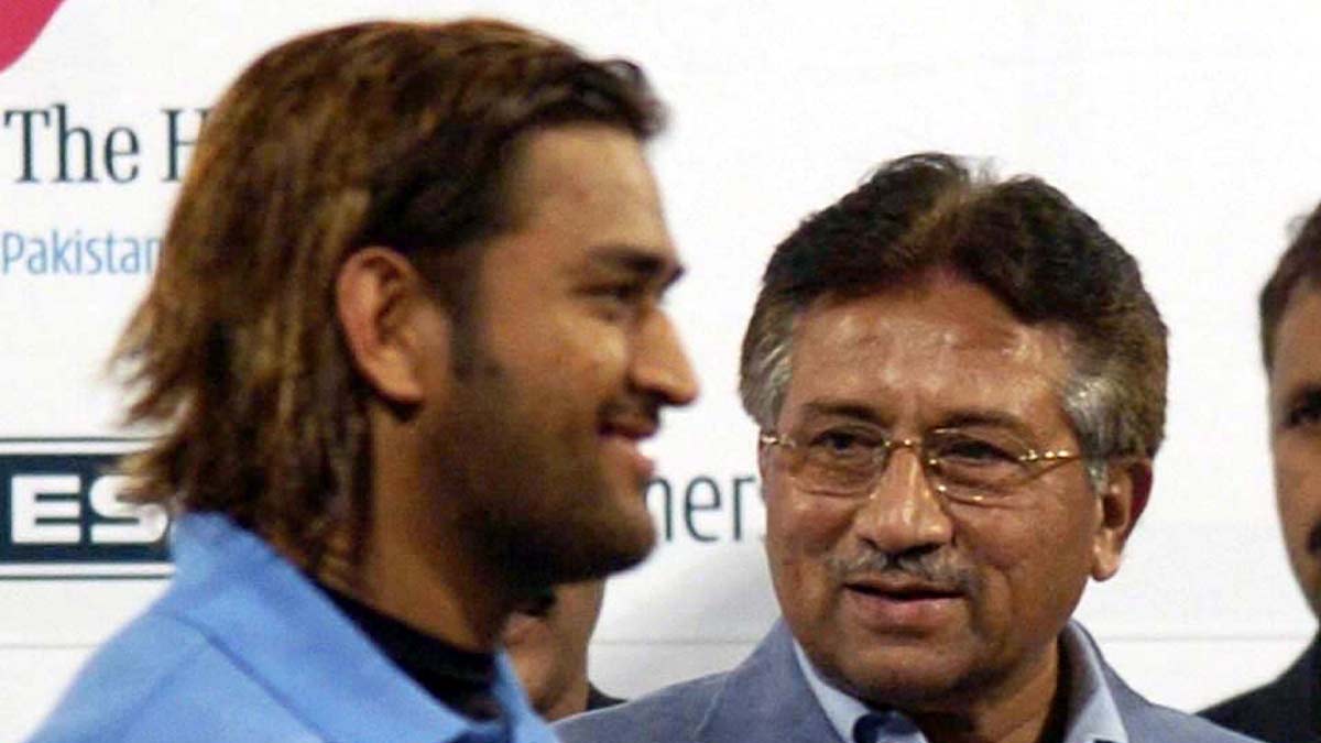 Pervez Musharraf and MS Dhoni Pervez Musharraf and MS Dhoni