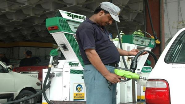 मोखा पेट्रोल पंप की कारिस्तानी मोखा पेट्रोल पंप की कारिस्तानी