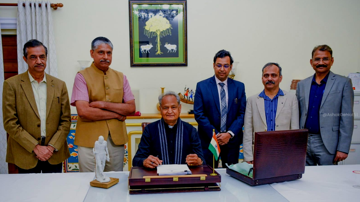 पूर्व सीएम वसुंधरा राजे बोलीं-यह गलती ऐतिहासिक पूर्व सीएम वसुंधरा राजे बोलीं-यह गलती ऐतिहासिक