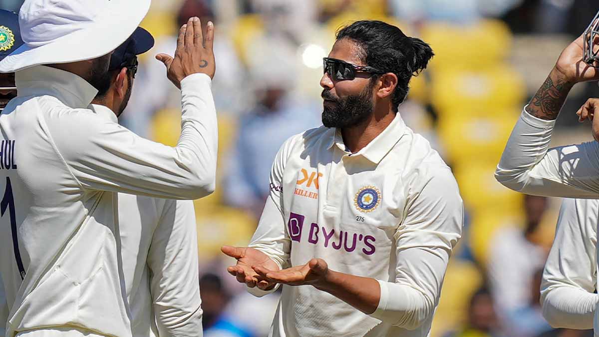 टेस्ट करियर में बेस्ट बोलिंग आंकड़ा