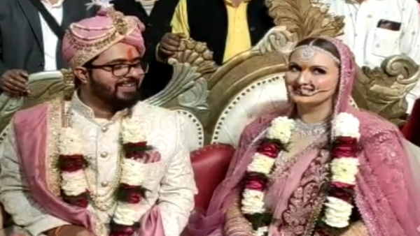Desi bridegroom foreign bride UP Basti boy married with Russian girl