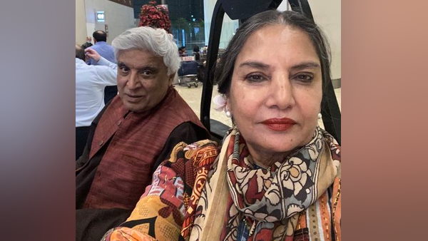 शबाना आजमी जावेद अख्तर की दूसरी पत्नी हैं शबाना आजमी जावेद अख्तर की दूसरी पत्नी हैं