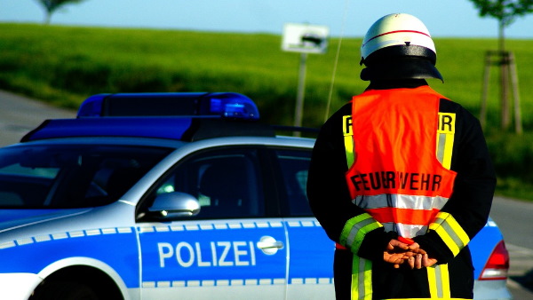 अंदर से बंद किया दरवाजा अंदर से बंद किया दरवाजा