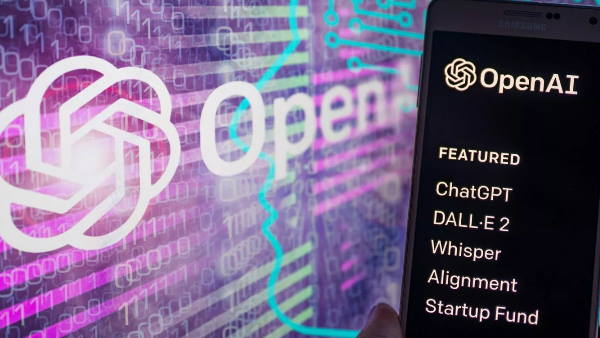 चैटबॉट कृष्ण की भूमिका निभाता है