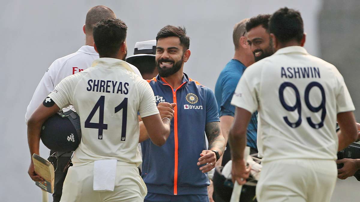 सफेद और लाल दोनों गेंद से बड़े एक्शन