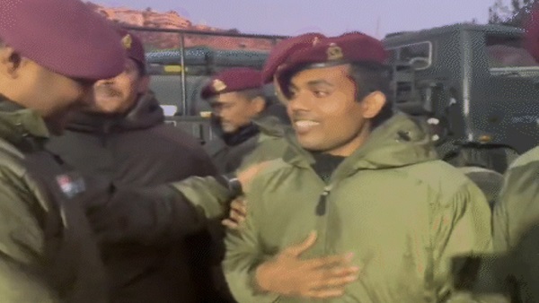 बीवी ने कहा- मुझे पहले देश की सेवा करनी चाहिए बीवी ने कहा- मुझे पहले देश की सेवा करनी चाहिए