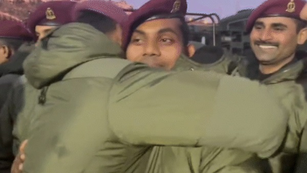 गोरखपुर के सिपाही को भी हुआ बेटा गोरखपुर के सिपाही को भी हुआ बेटा