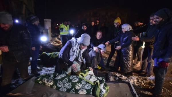 डेमिर ने दान किया अपना गुल्लक