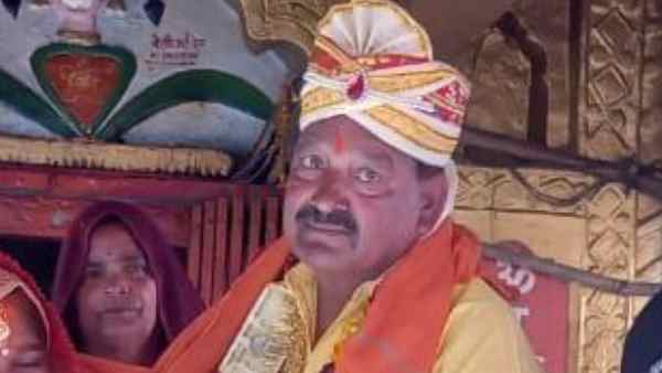 छह बेटियों की हो चुकी है शादी