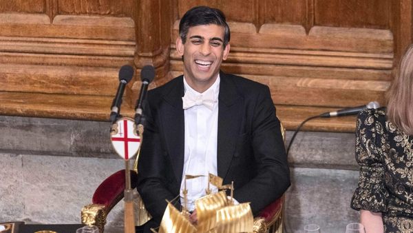 मुश्किल वक्त में कैसे संभाला पीएम पद? मुश्किल वक्त में कैसे संभाला पीएम पद?