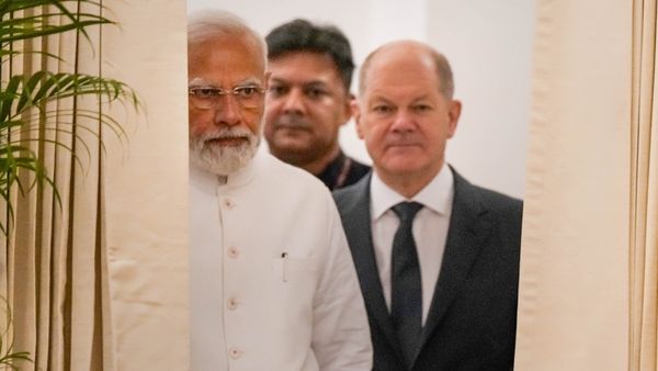 रक्षा संबंध को भी मजबूत बनाने पर जोर