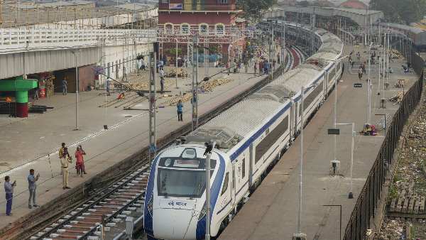 वंदे मेट्रो ट्रेन की विशेषता वंदे मेट्रो ट्रेन की विशेषता