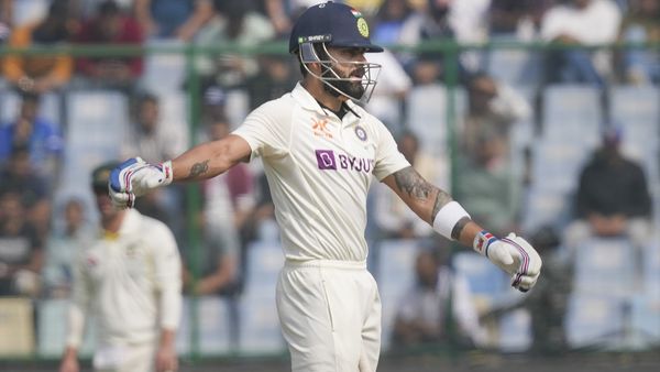 सबसे ज्यादा रन बनाने में छठे स्थान पर